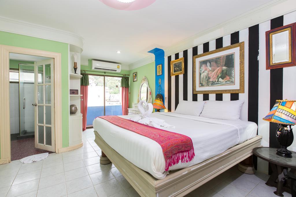 Barefoot Hotel Kalim Beach Front Patong Luaran gambar